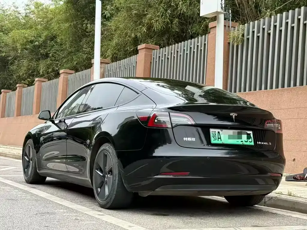Tesla Model 3 — фото 6