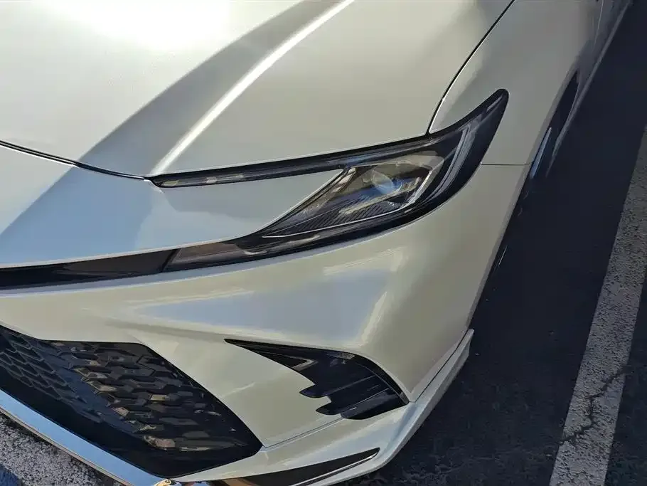 Toyota Camry — фото 3