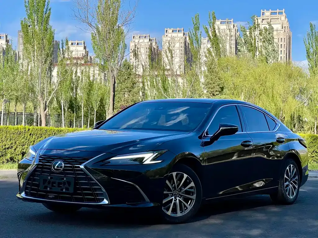 Lexus ES — фото 1