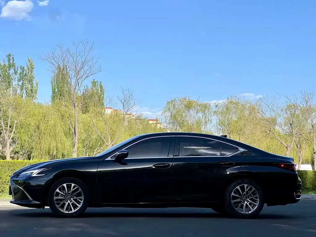 Lexus ES — фото 5