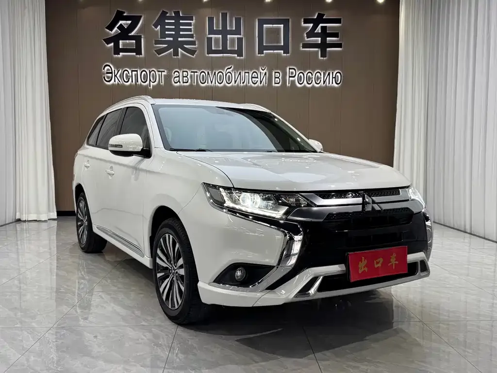 Mitsubishi Outlander — фото 6