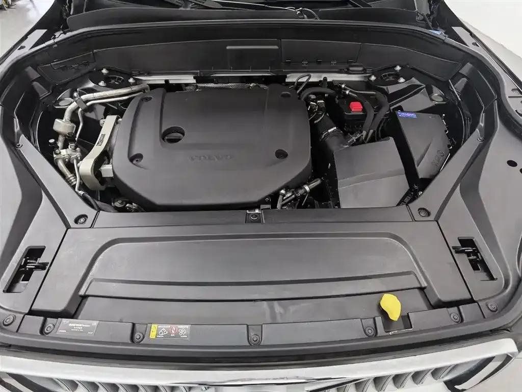 Volvo XC90 — фото 10