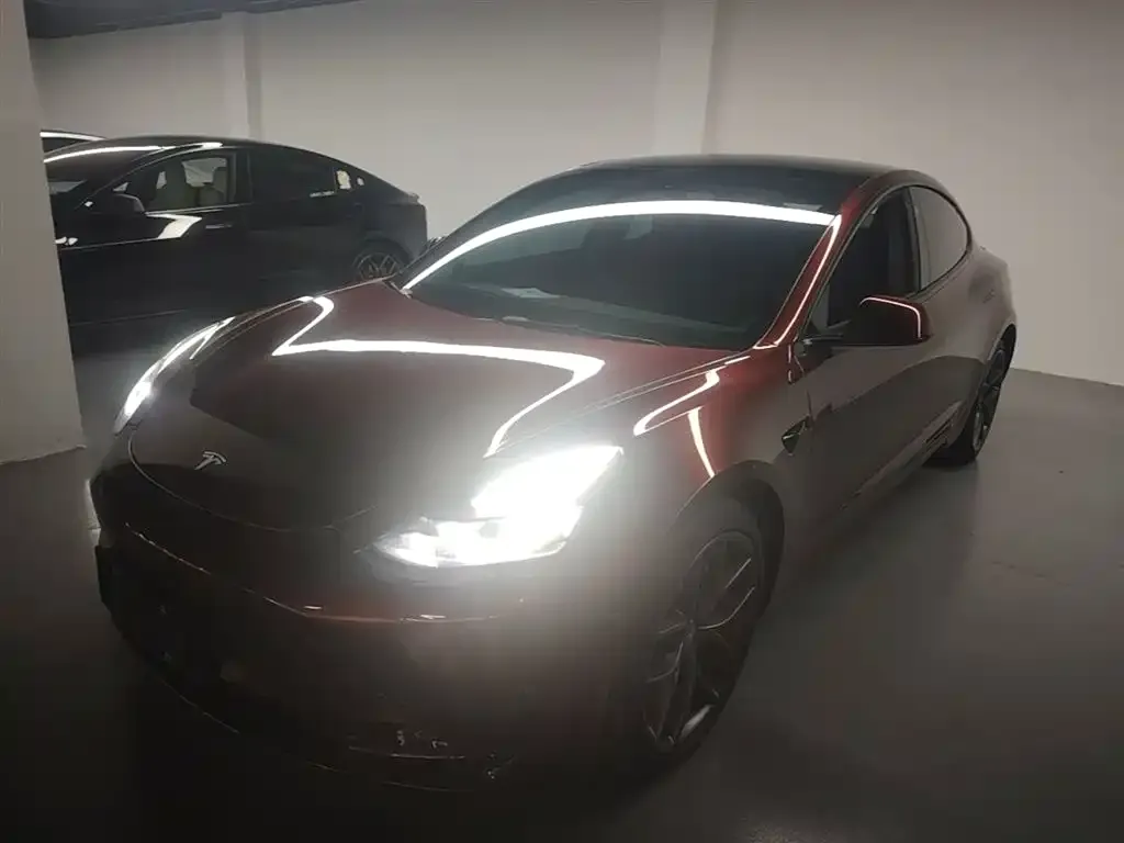 Tesla Model 3 — фото 4