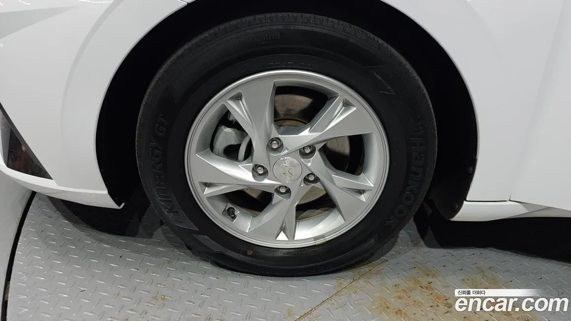 Hyundai AVANTE — фото 2