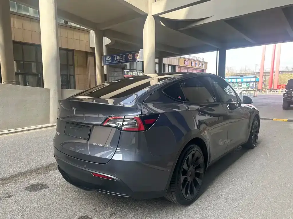 Tesla Model Y — фото 7