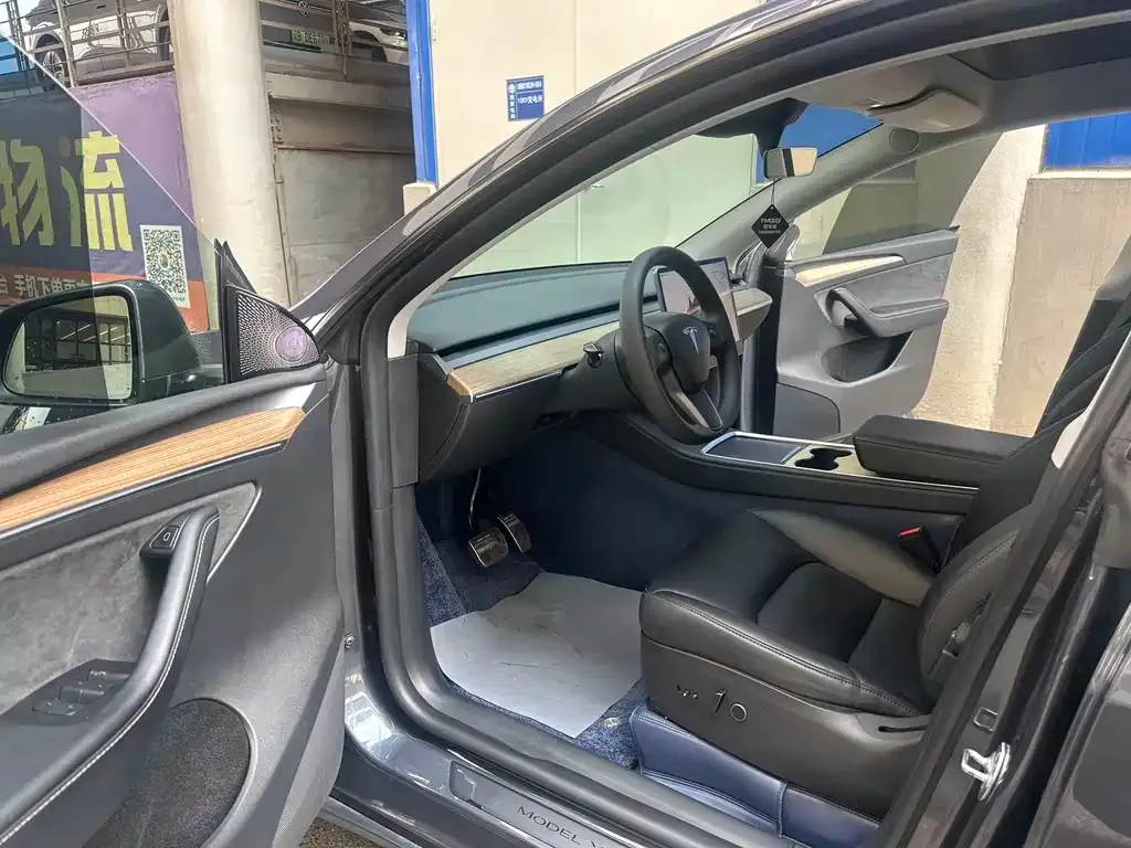 Tesla Model Y — фото 4