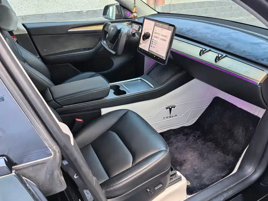 Tesla Model Y — фото 5