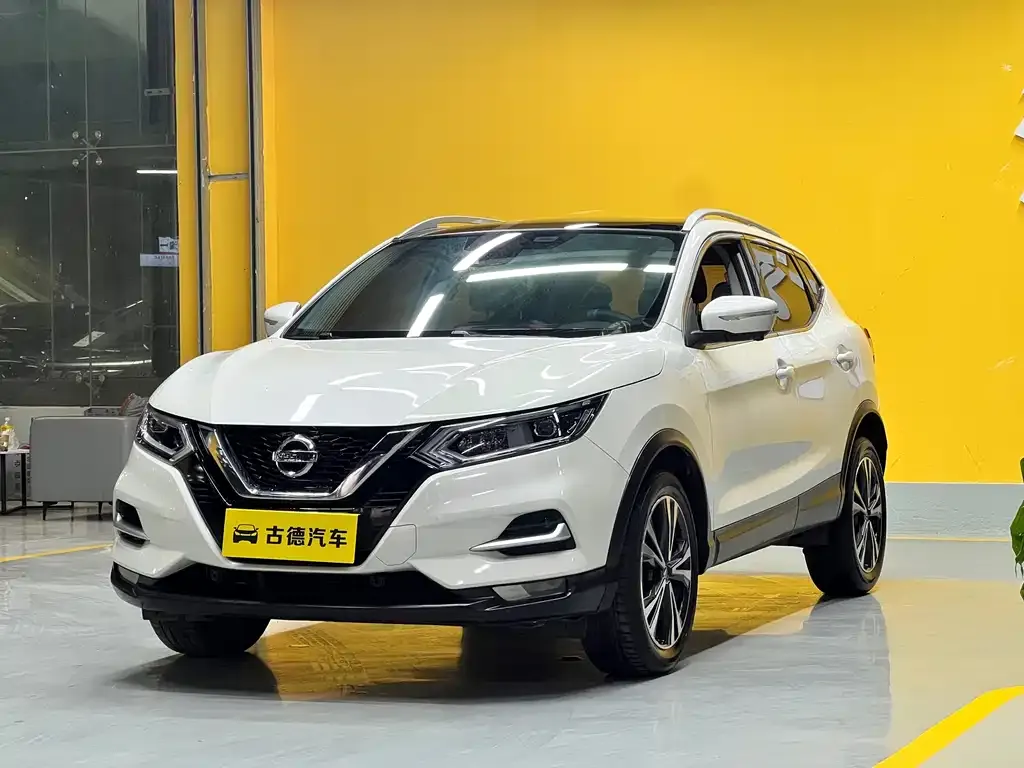 Nissan Qashqai — фото 1