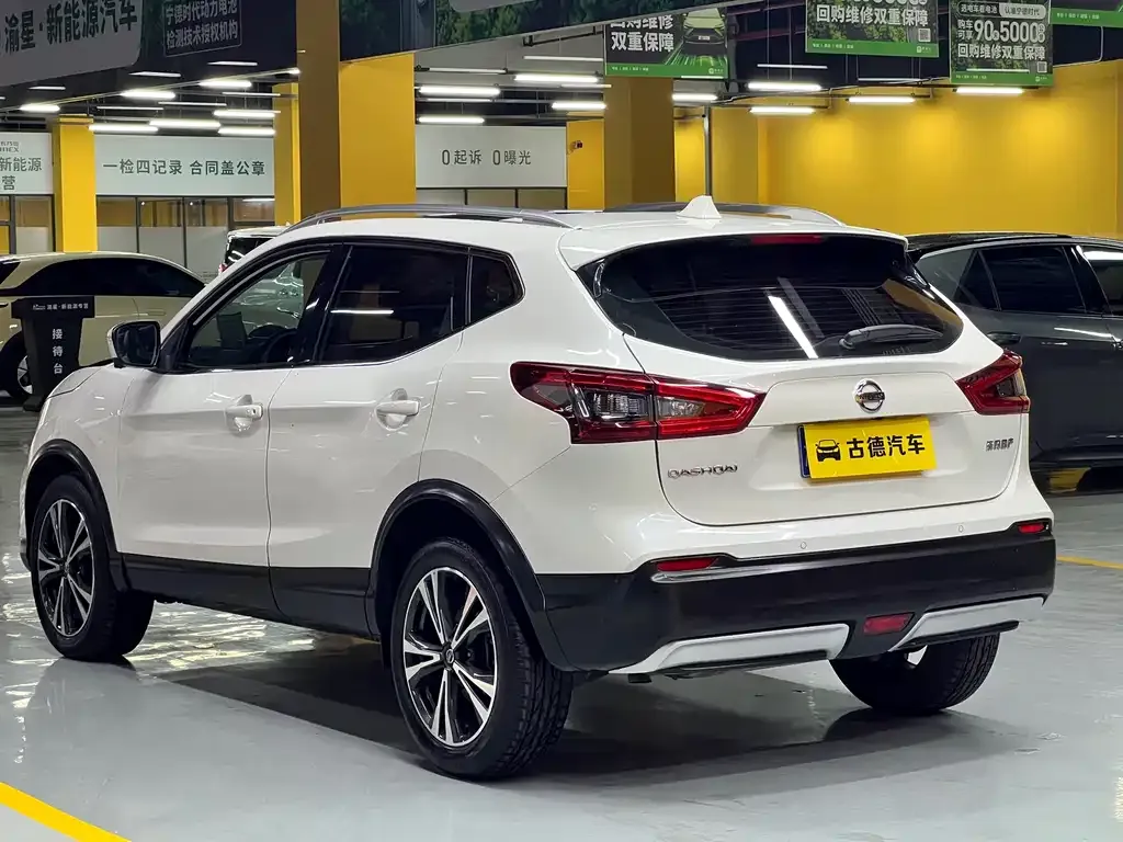 Nissan Qashqai — фото 9