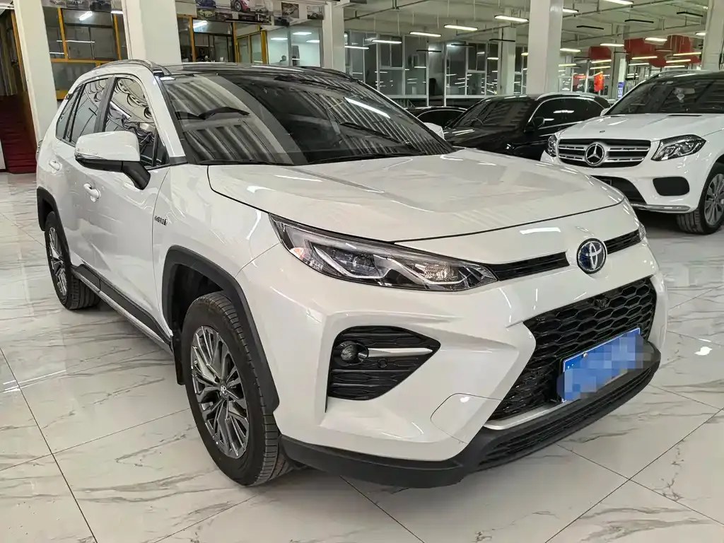 Toyota Wildlander — фото 10