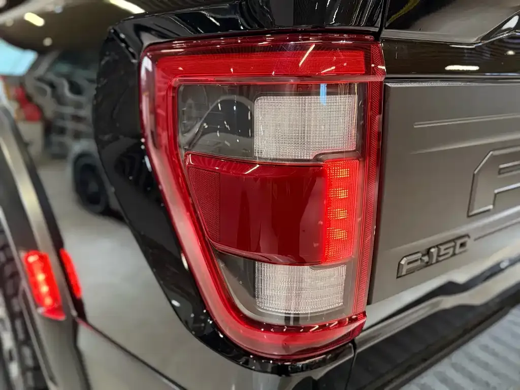 Ford F-150 Raptor — фото 9