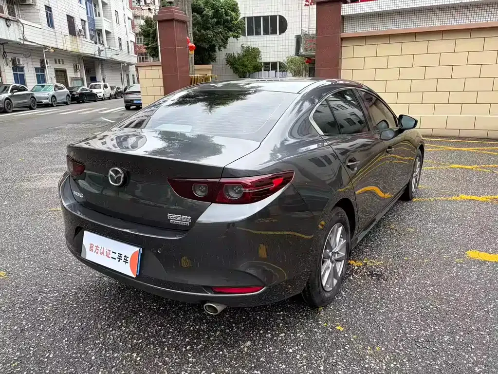 Mazda 3 Axela — фото 10