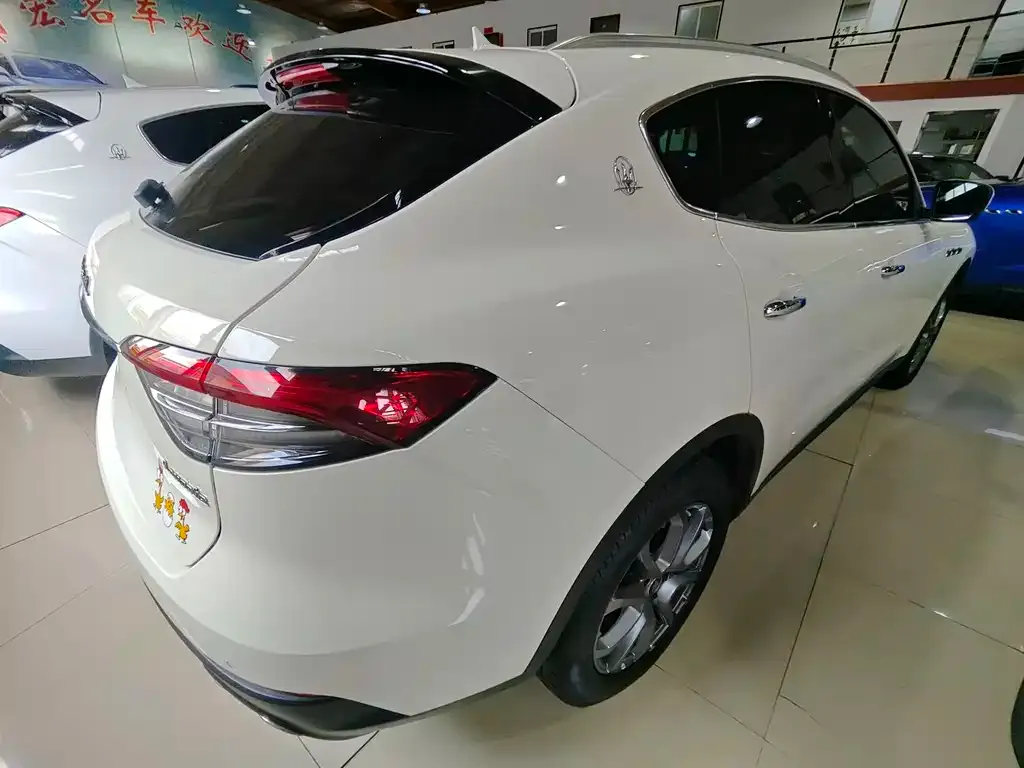Maserati Levante — фото 6