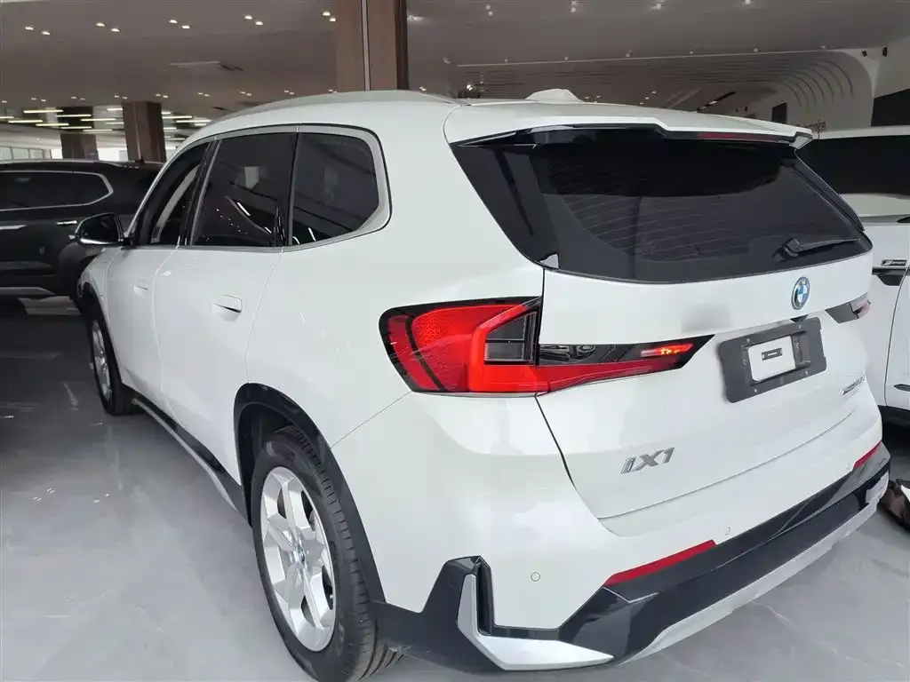 BMW iX1 2024 из CN, фото 6