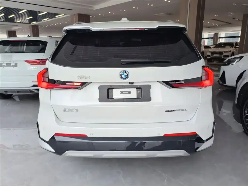 BMW iX1 2024 из CN, фото 5
