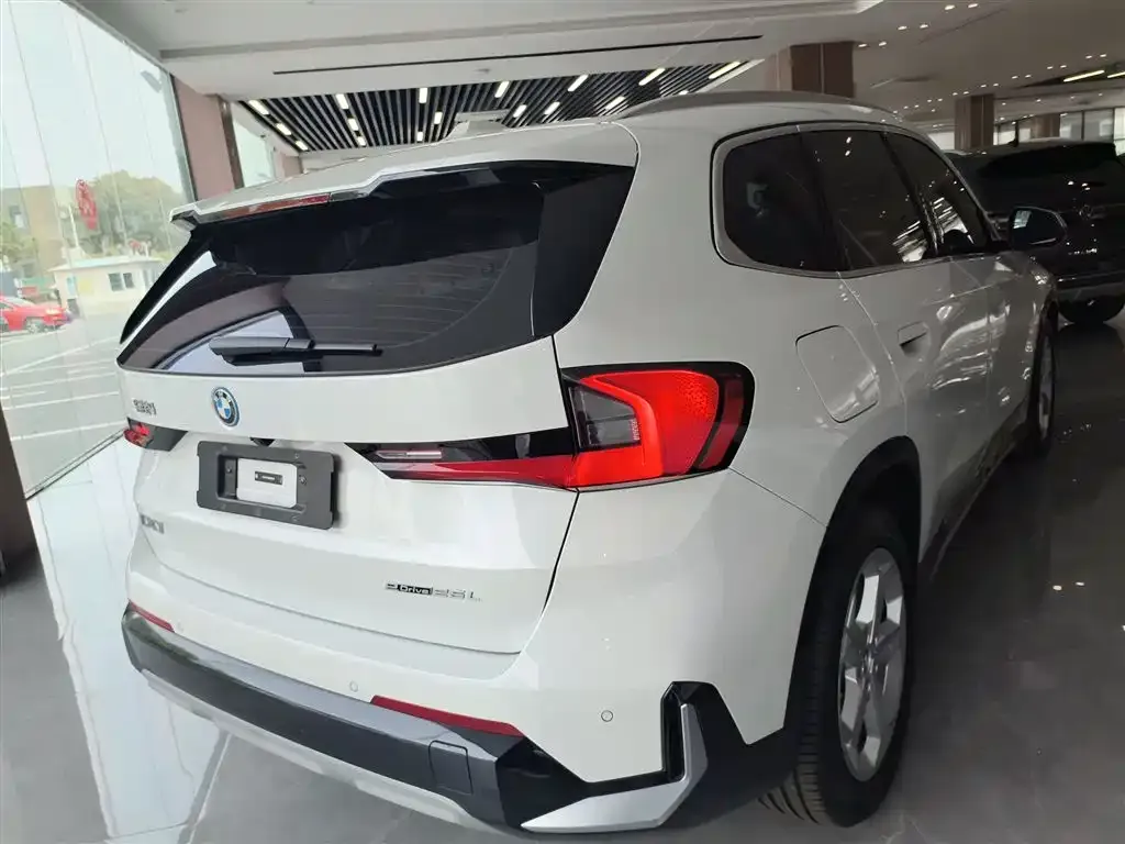 BMW iX1 2024 из CN, фото 7