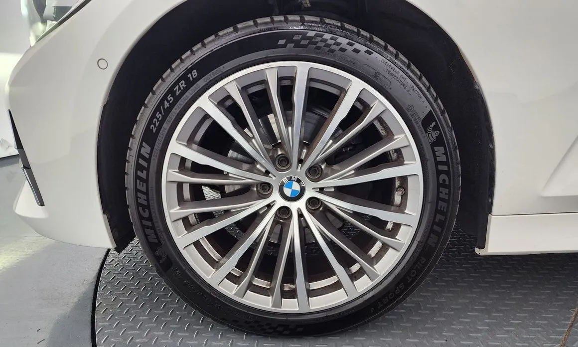BMW 3-Series 2021 из KR, фото 5