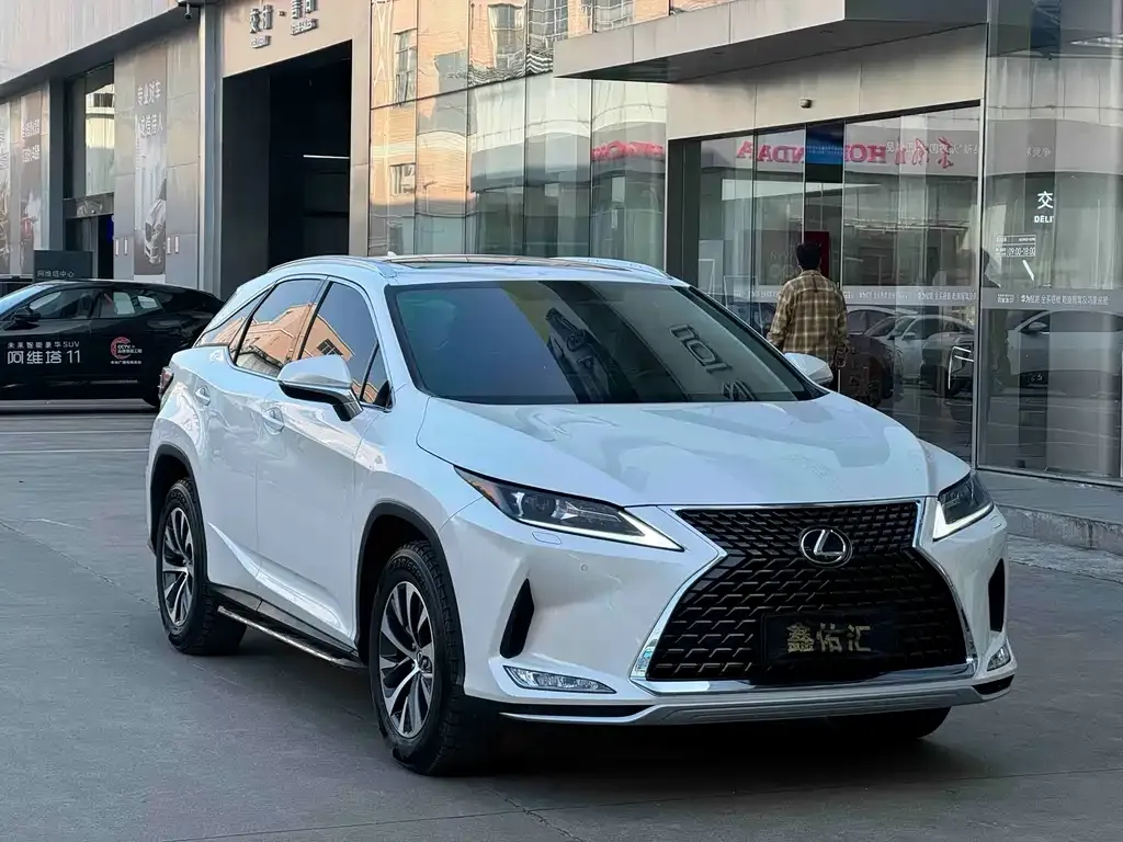Lexus RX — фото 1