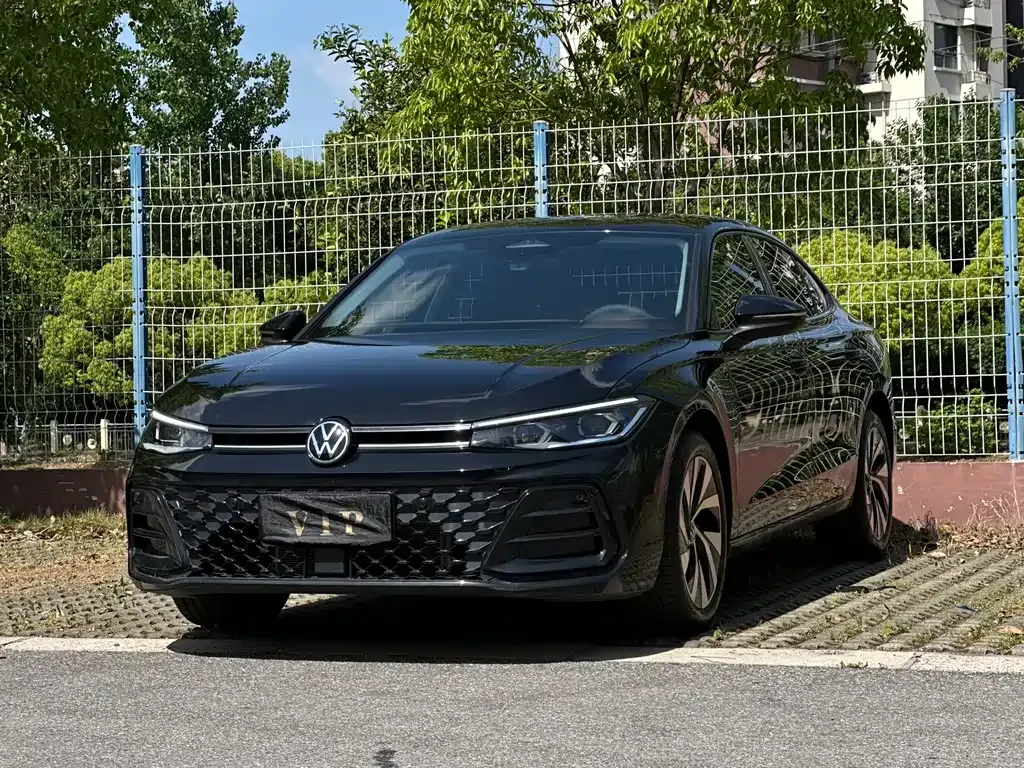 Volkswagen Passat — фото 1