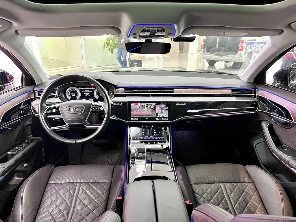 Audi A8 — фото 3