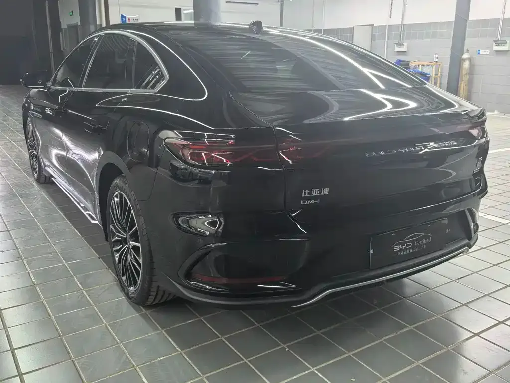 BYD Han — фото 10