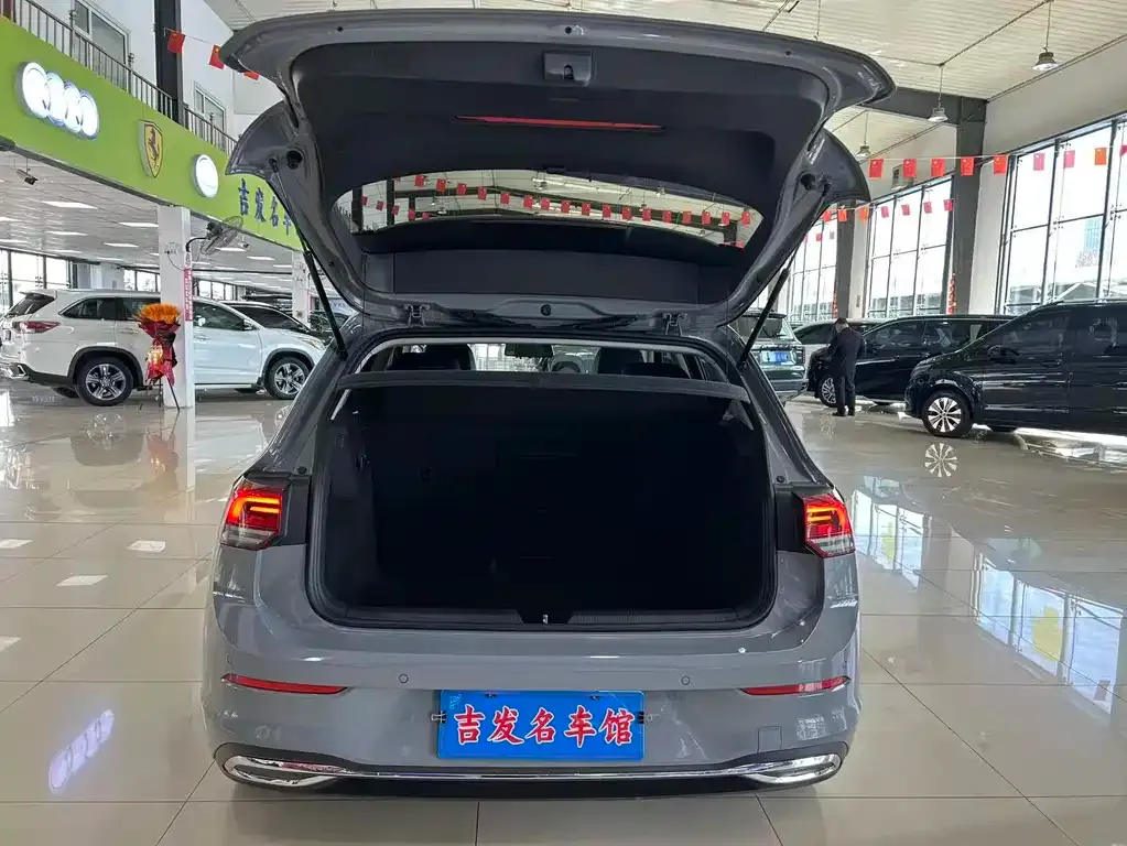 Volkswagen Golf 2021 из CN, фото 3