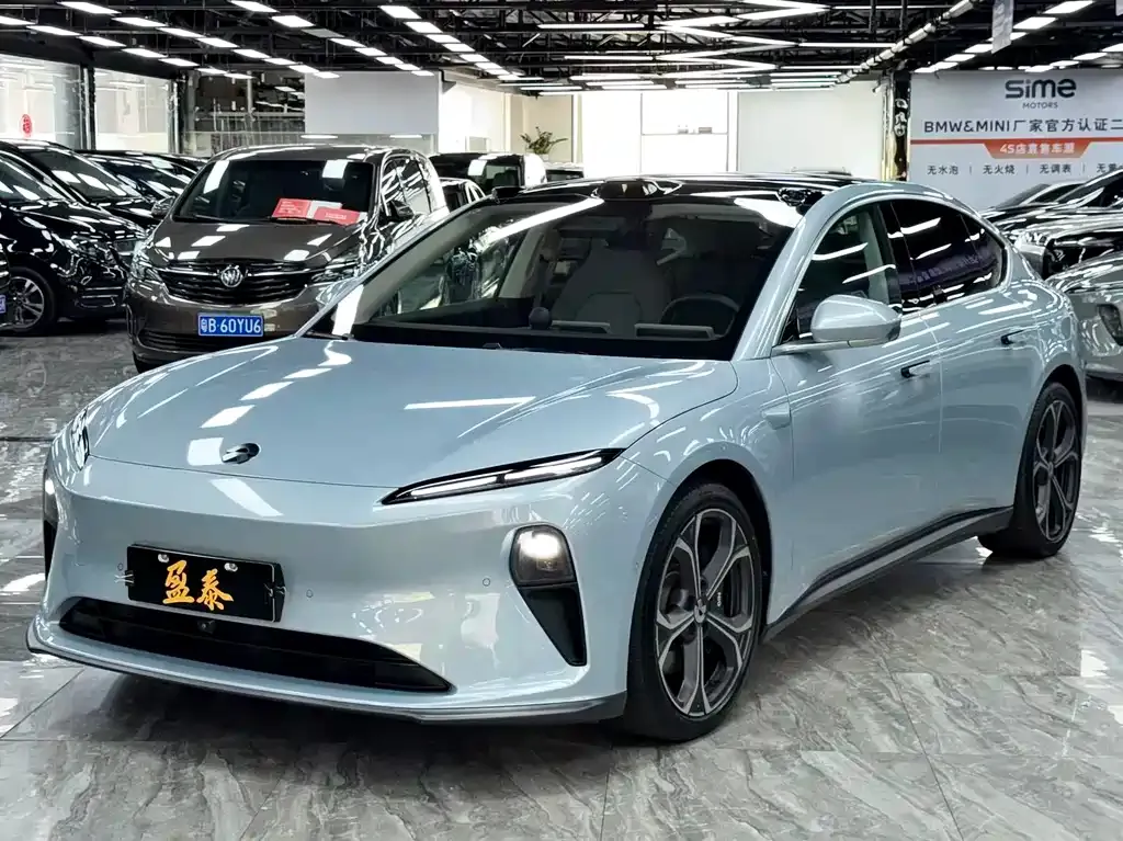NIO ET5