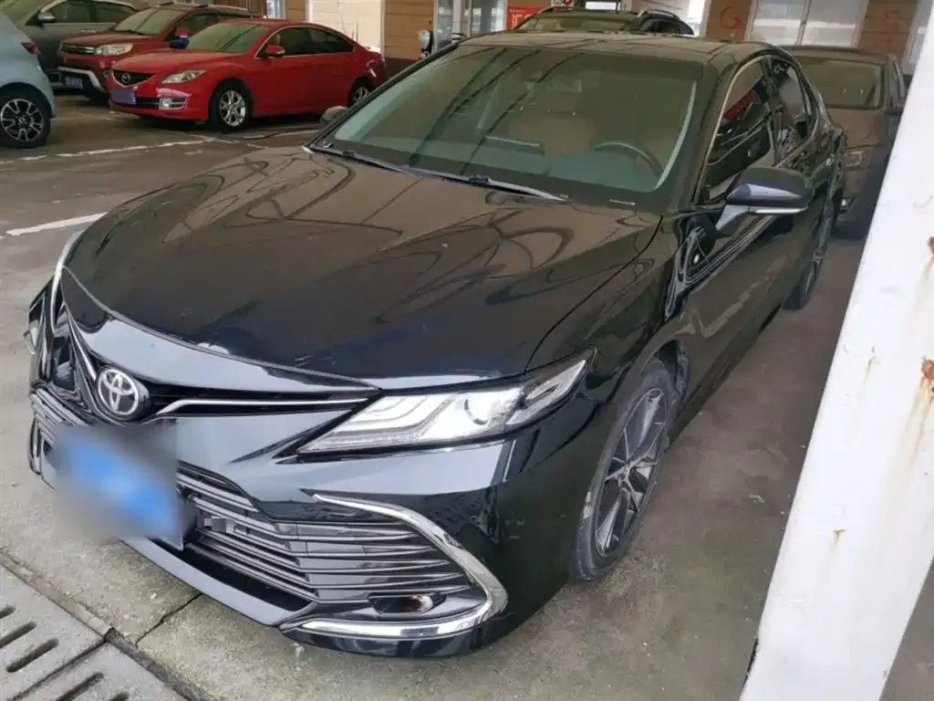 Toyota Camry — фото 7