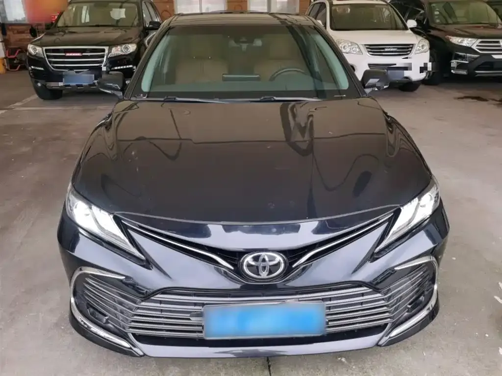 Toyota Camry — фото 5