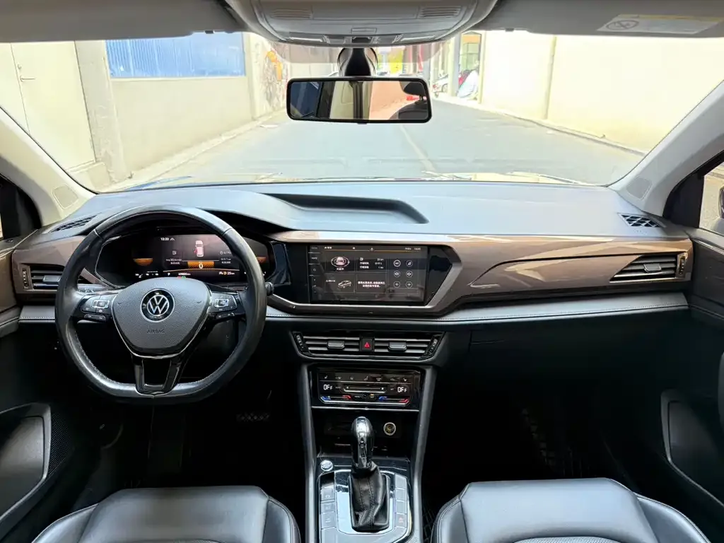 Volkswagen Tharu — фото 8
