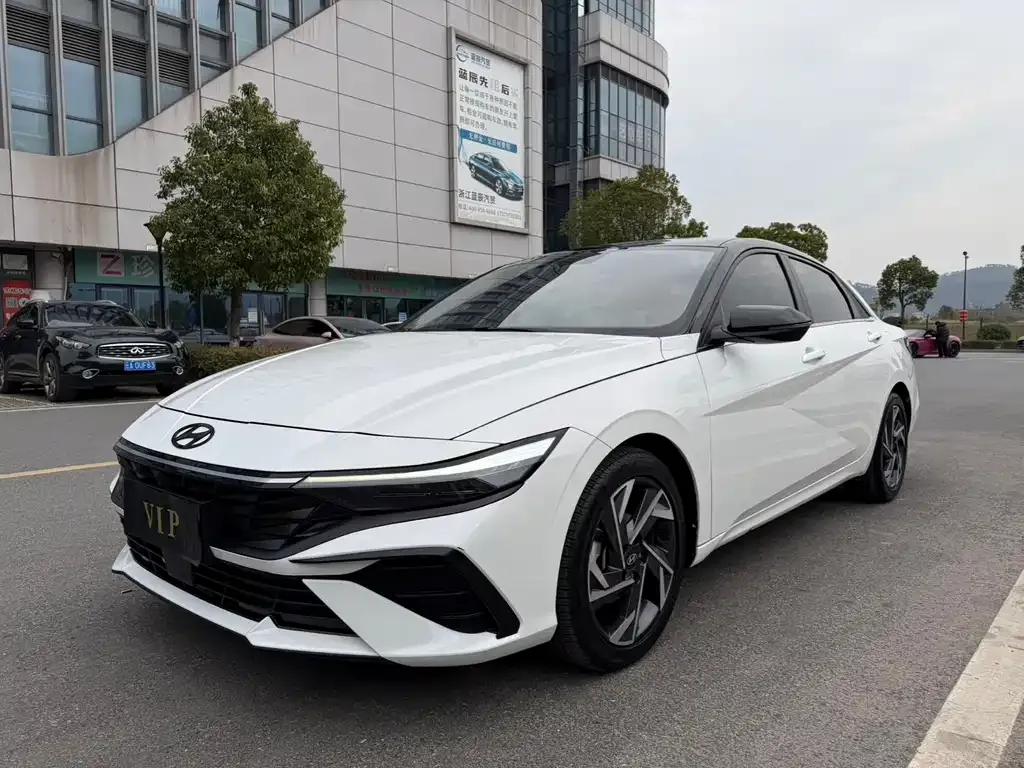 Hyundai Elantra — фото 8