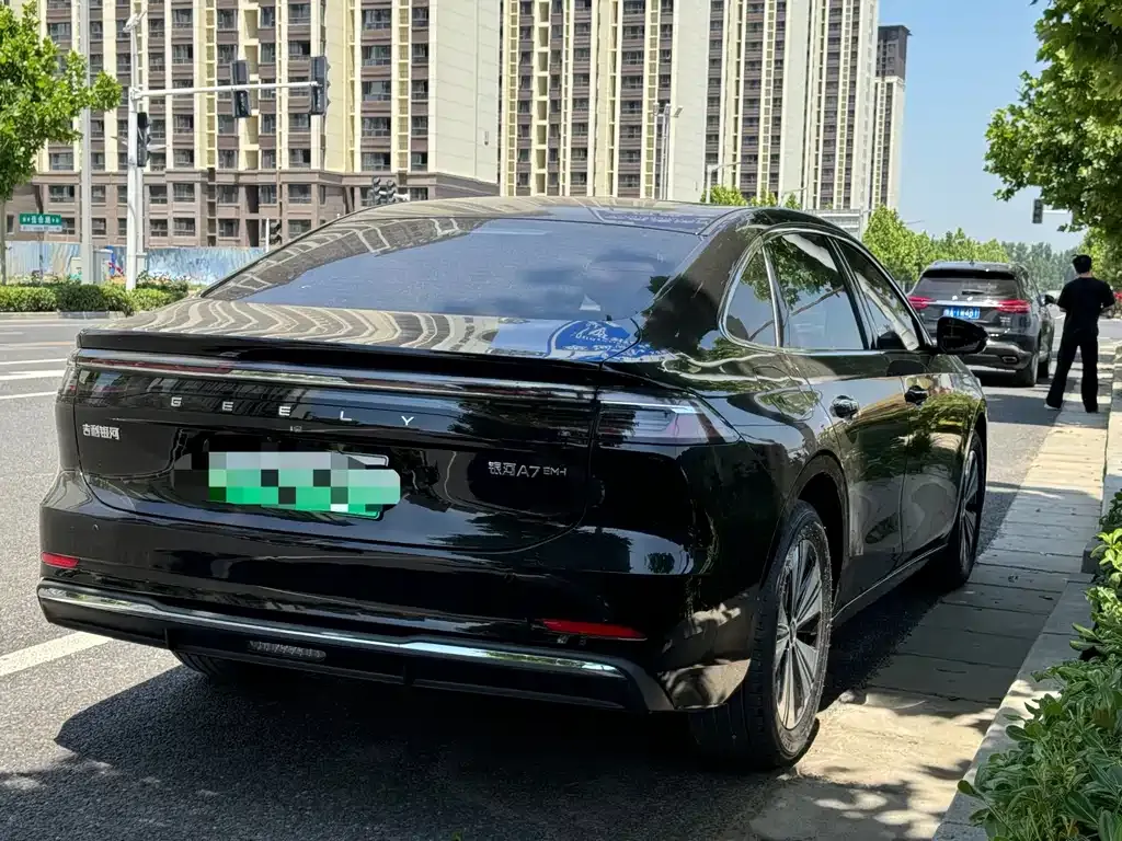 Geely Galaxy A7 — фото 4