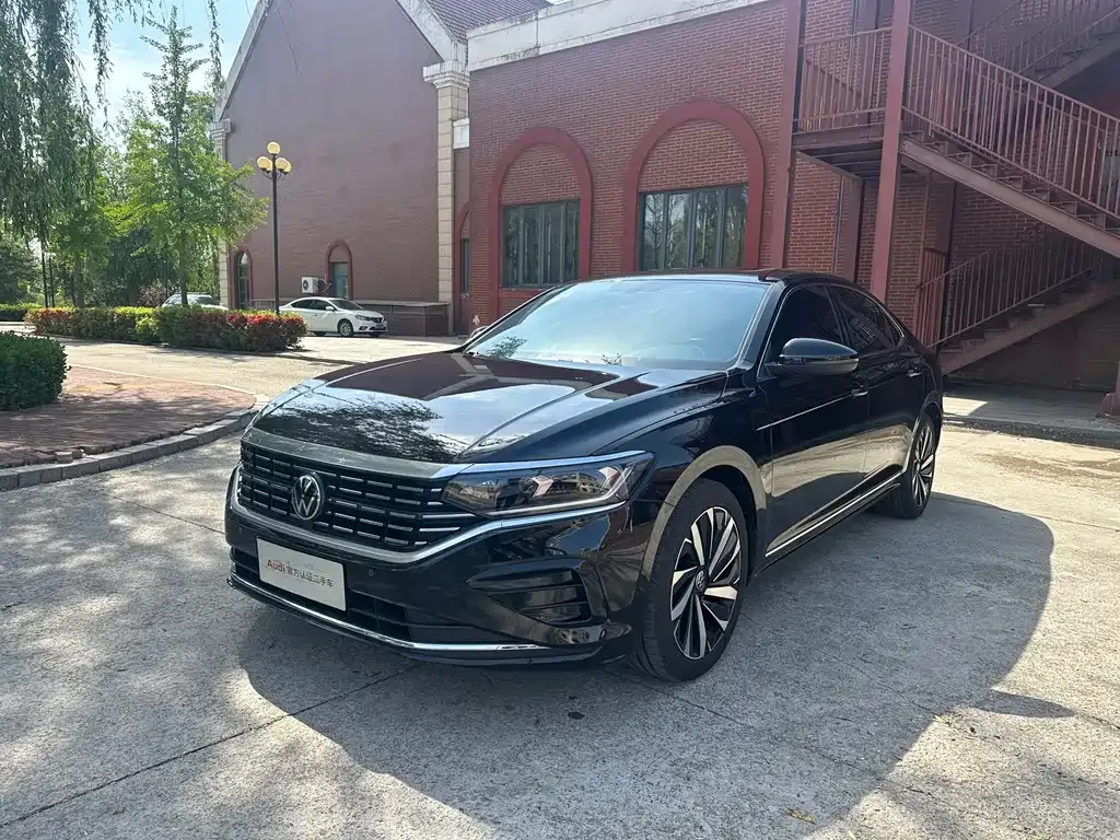 Volkswagen Passat — фото 1
