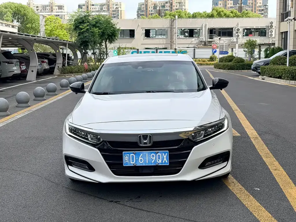 Honda Accord — фото 10