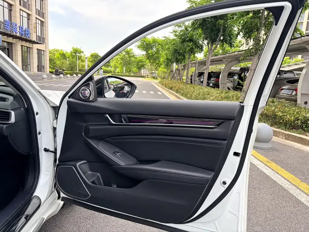 Honda Accord — фото 5