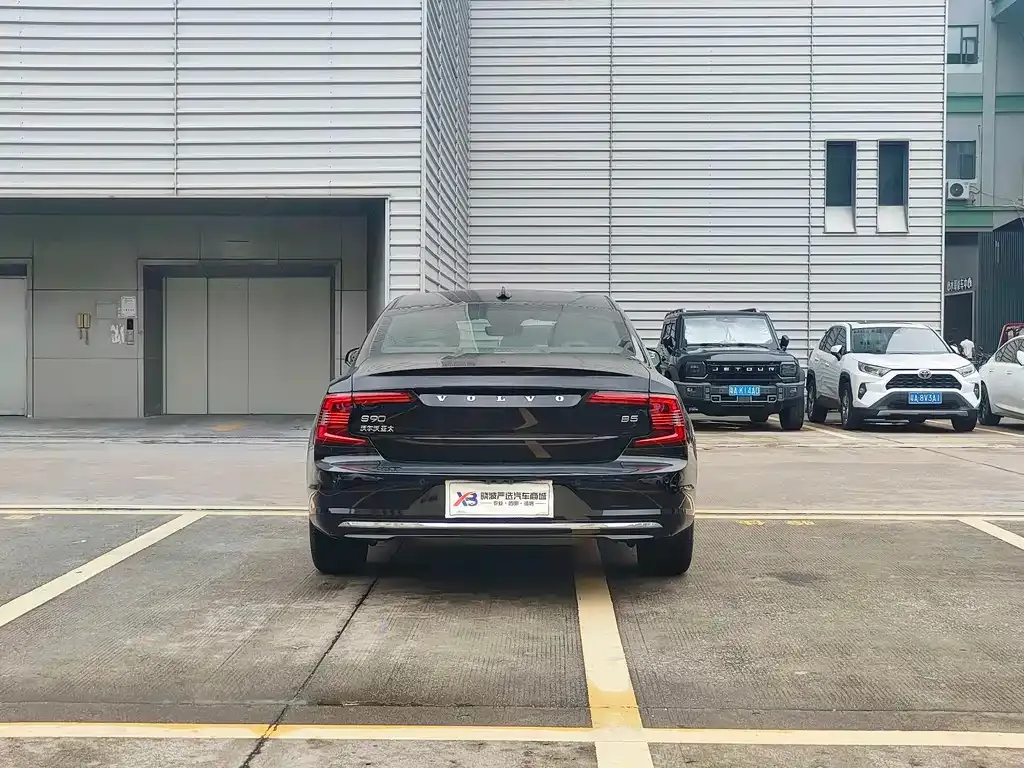 Volvo S90 — фото 4