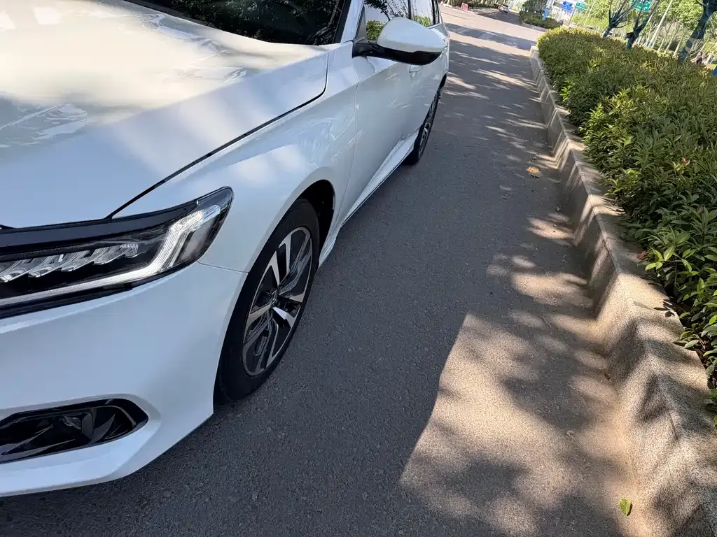 Honda Accord — фото 4