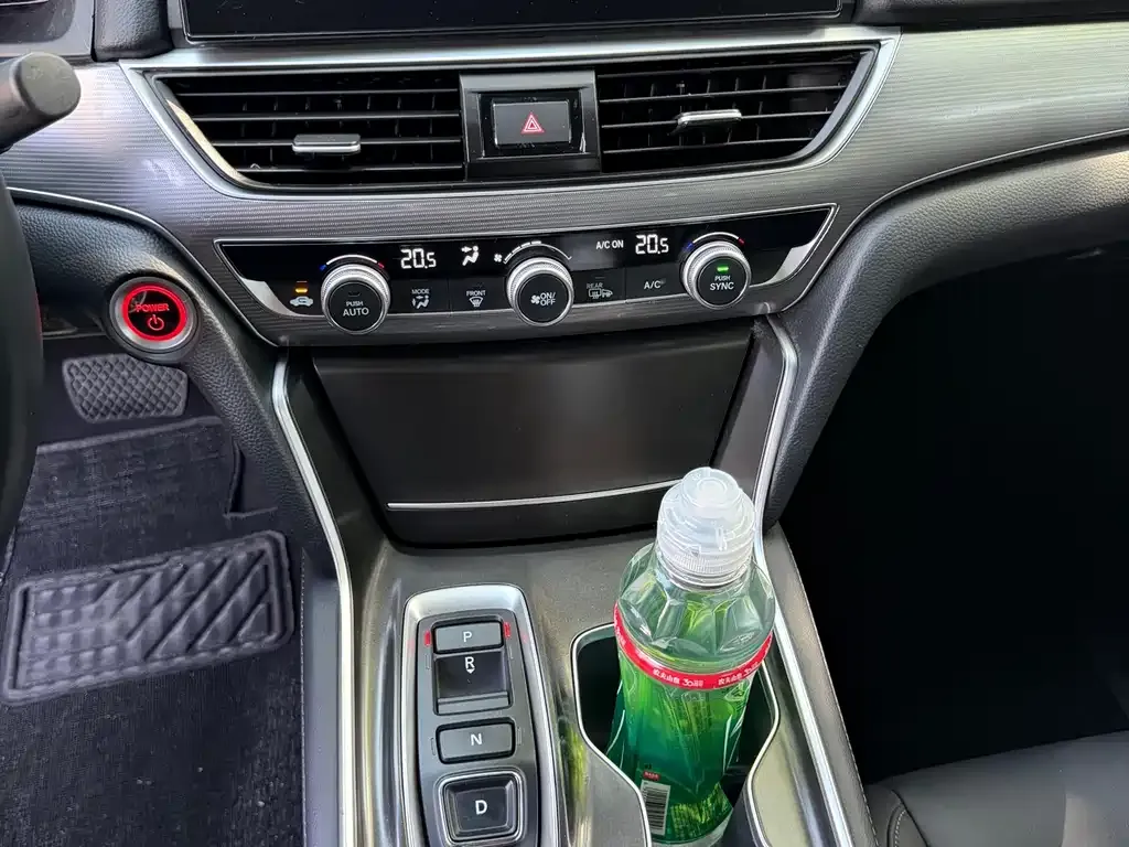 Honda Accord — фото 9