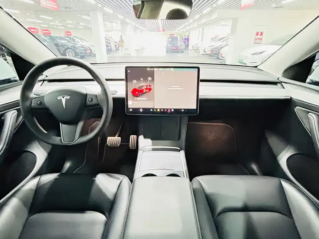 Tesla Model Y — фото 8