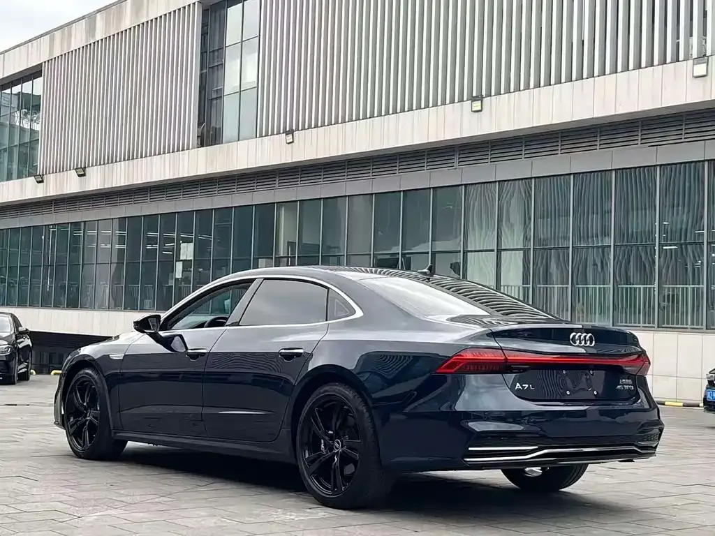 Audi A7L 2022 из CN, фото 8