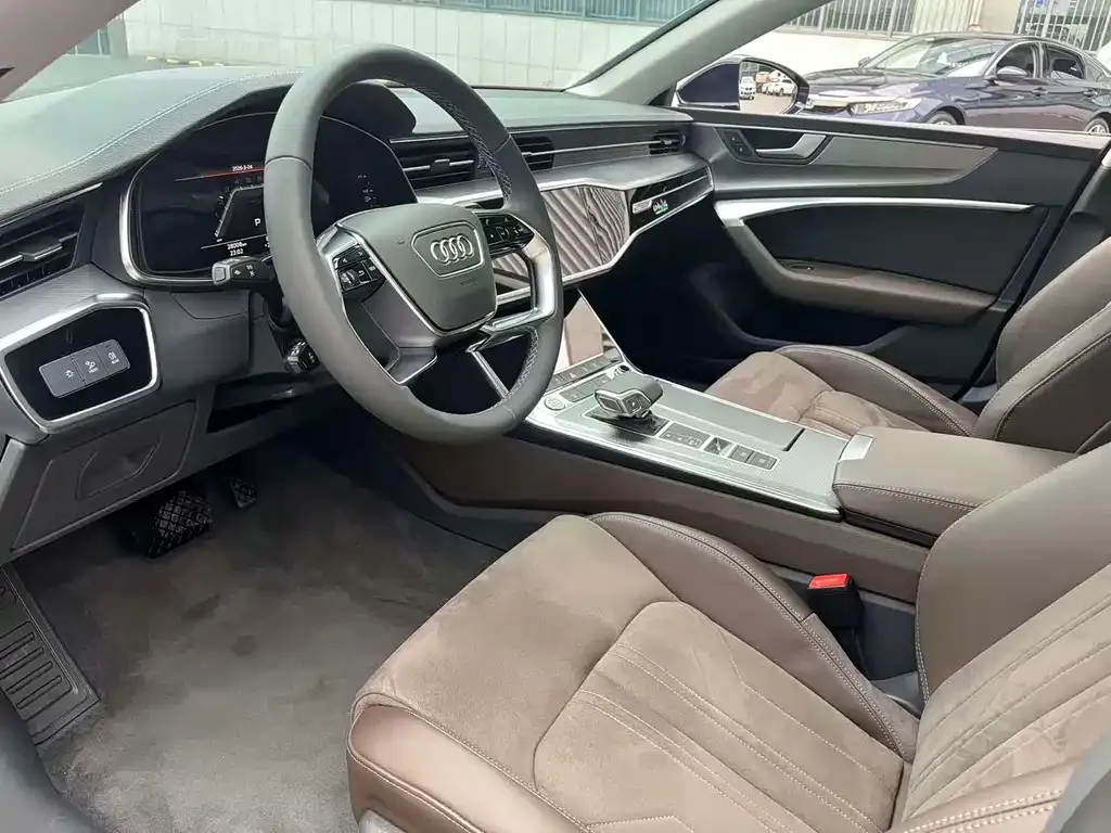 Audi A7L 2022 из CN, фото 3