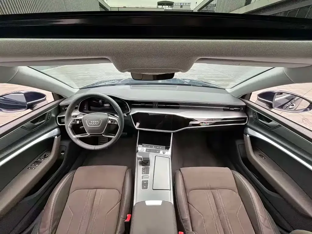 Audi A7L 2022 из CN, фото 10
