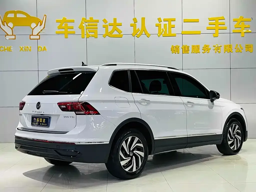 Volkswagen Tiguan L — фото 6
