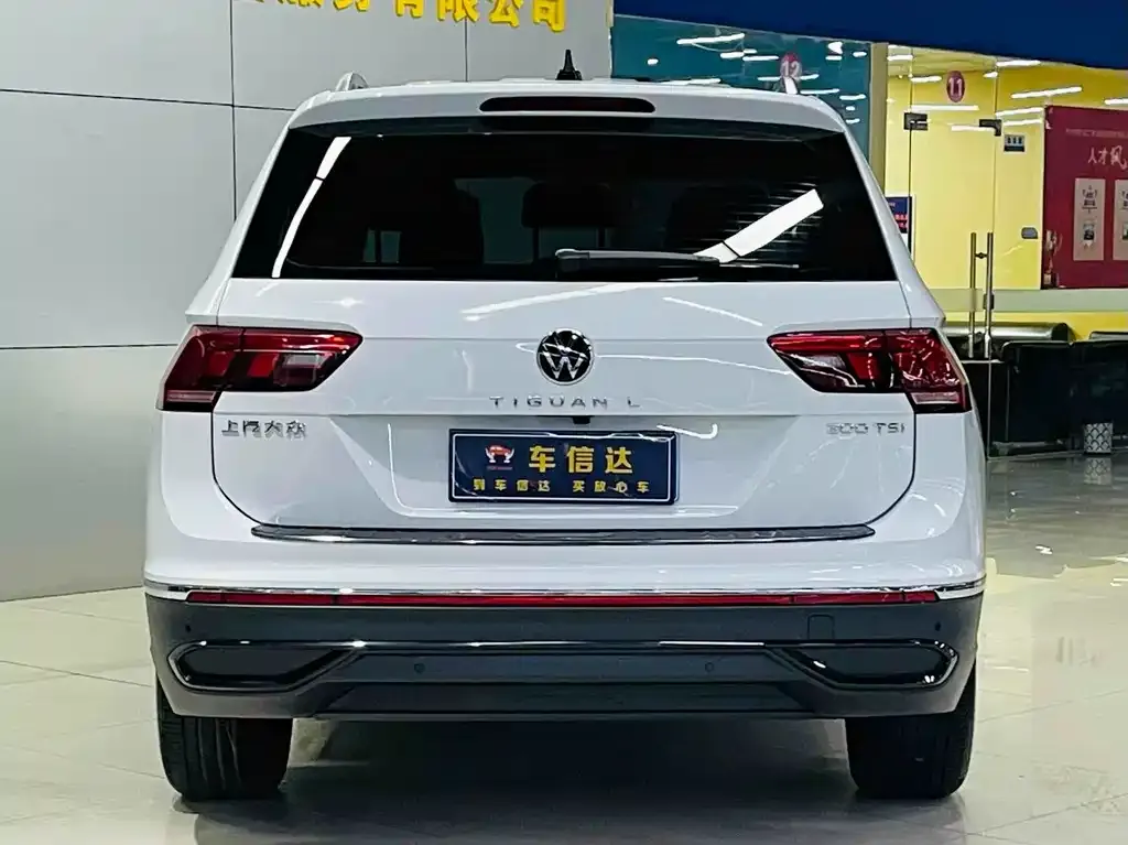 Volkswagen Tiguan L — фото 2