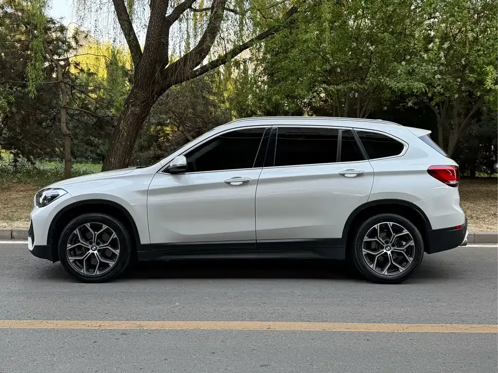 BMW X1 — фото 9