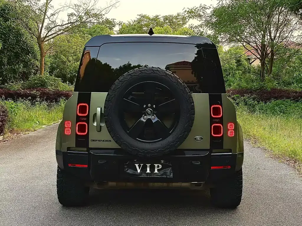 Land Rover Defender — фото 4