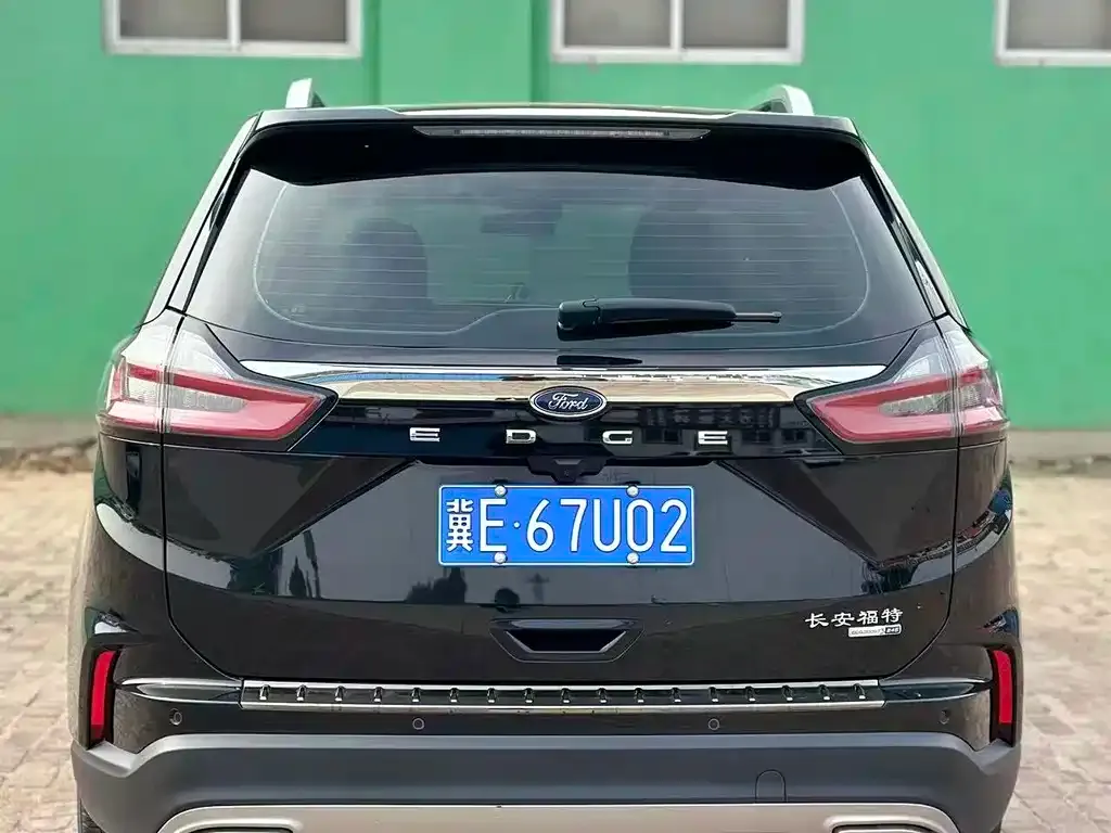 Ford Edge — фото 4