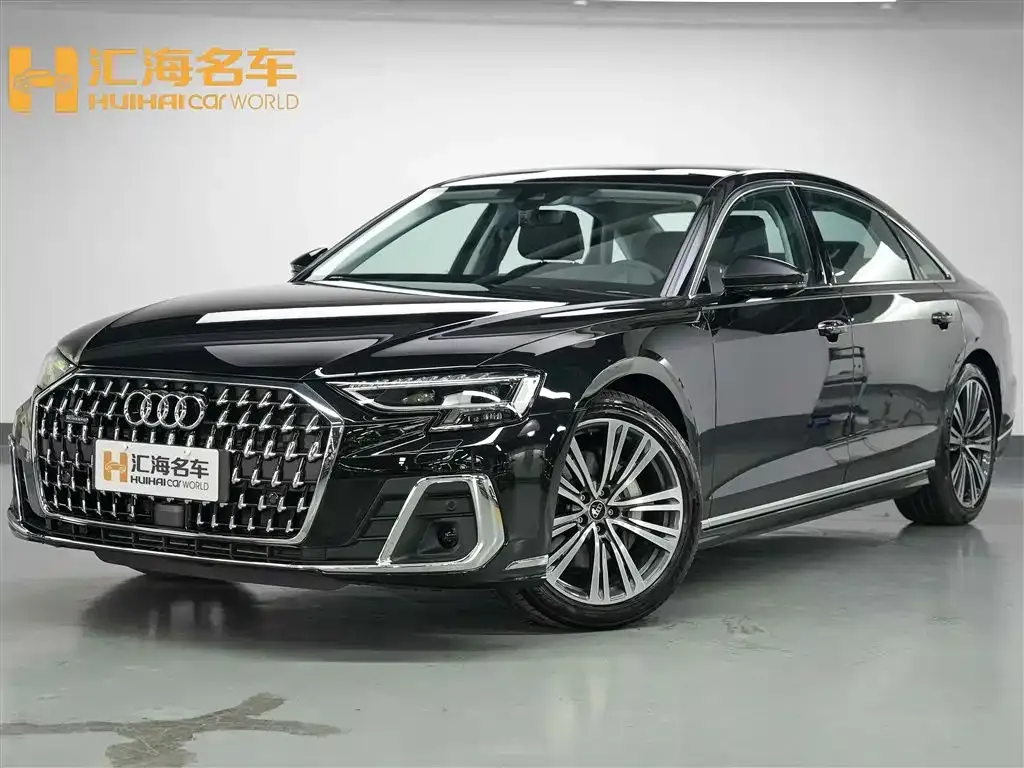 Audi A8 — фото 1