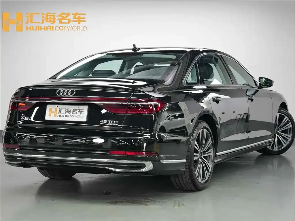 Audi A8 — фото 9