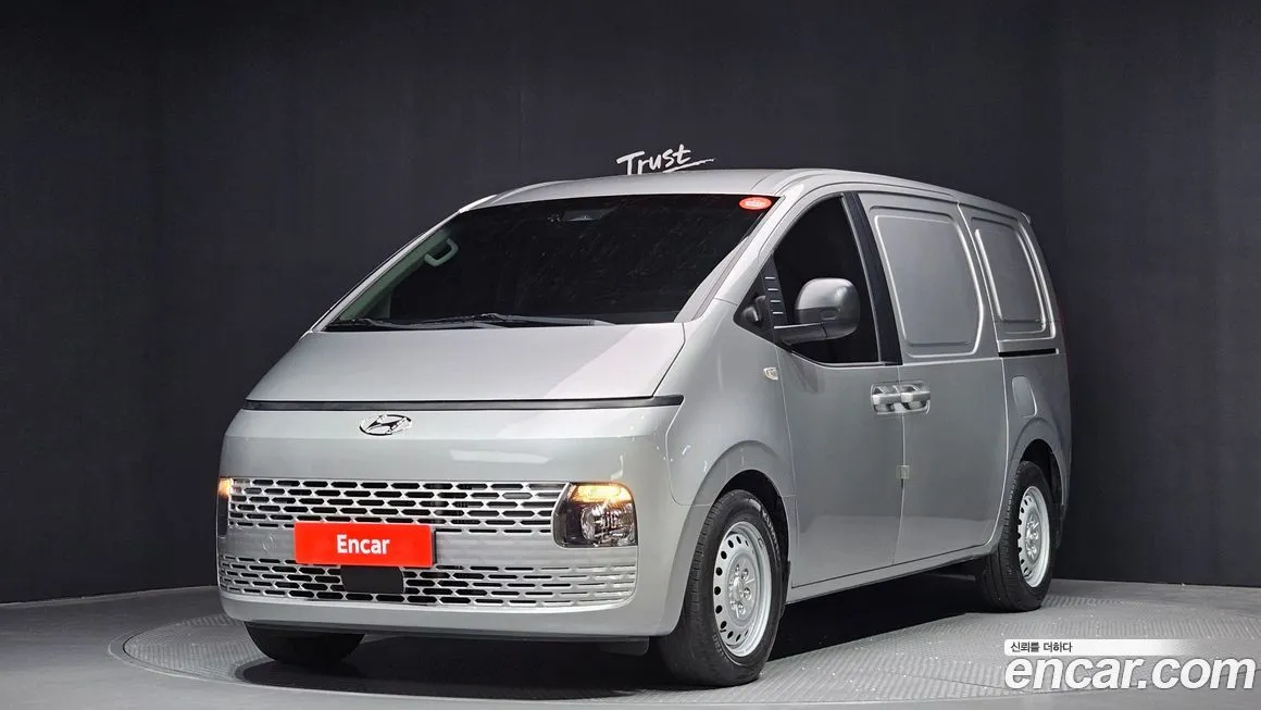 Hyundai Staria — фото 1